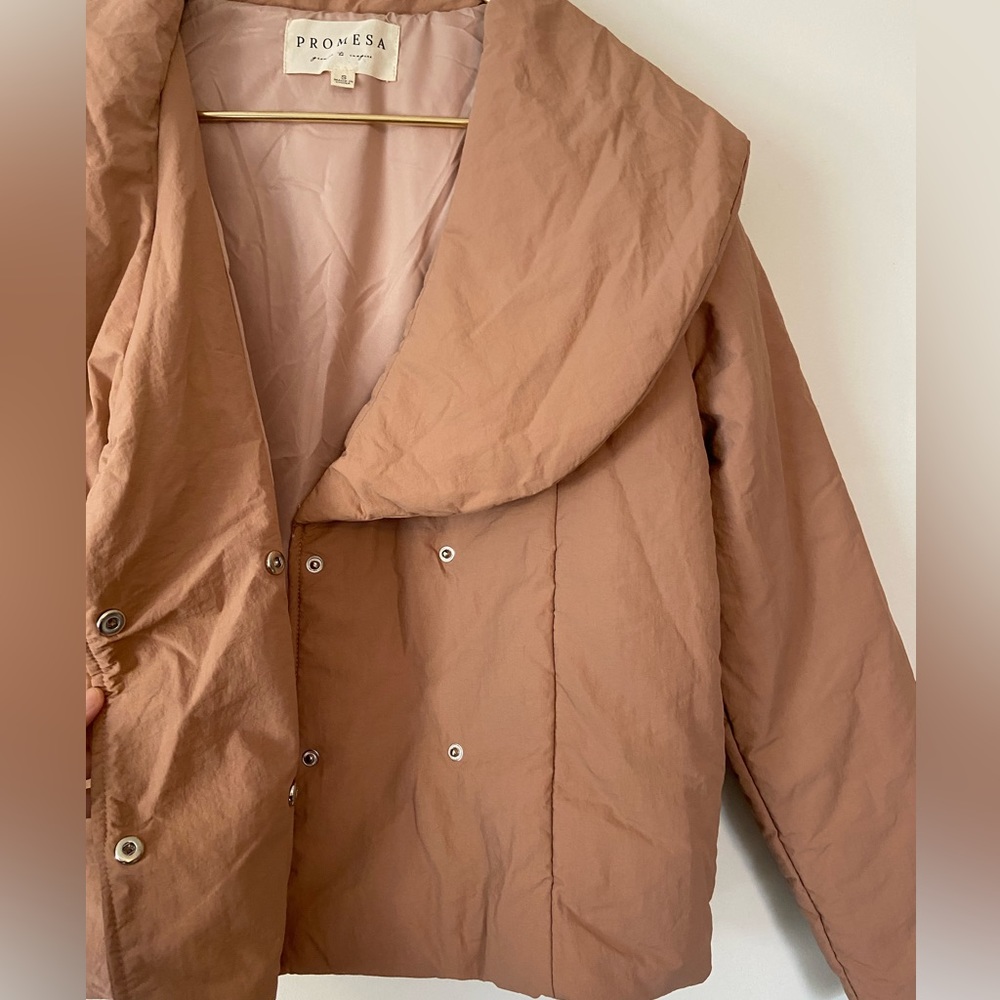 Collared puffer coat